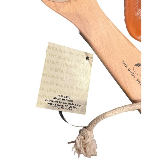 Vintage NOS The Body Shop Small Curved Back Brush With Fuzzy Peach Soap‎ Bar - Picture 9 of 12